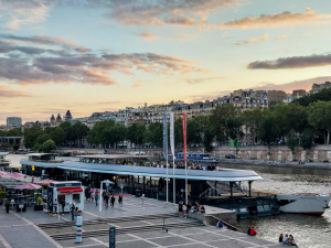 2018-2021 – Vedettes de Paris – Port de Suffren à Paris 7ème -  Deux bâtiments flottants : Un ponton 64m x 11m croisière et restauration et un ponton 38 m x 9 m pour évènementiel